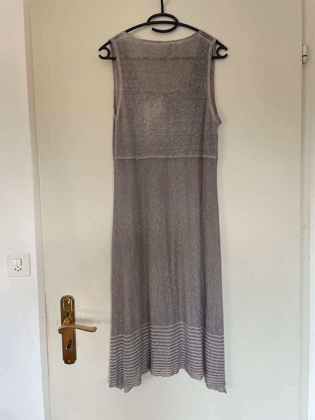 Nile Vestiti: NILE Graues Kleid Gr. M – Usato da Unterentfelden venduto da mar_kg6w 1