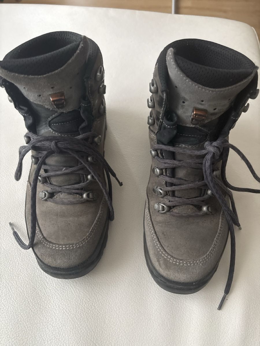 Lowa Scarpe da donna: Lowa Wanderschuhe gr.6 – Usato da langenthal venduto da rundholz7
