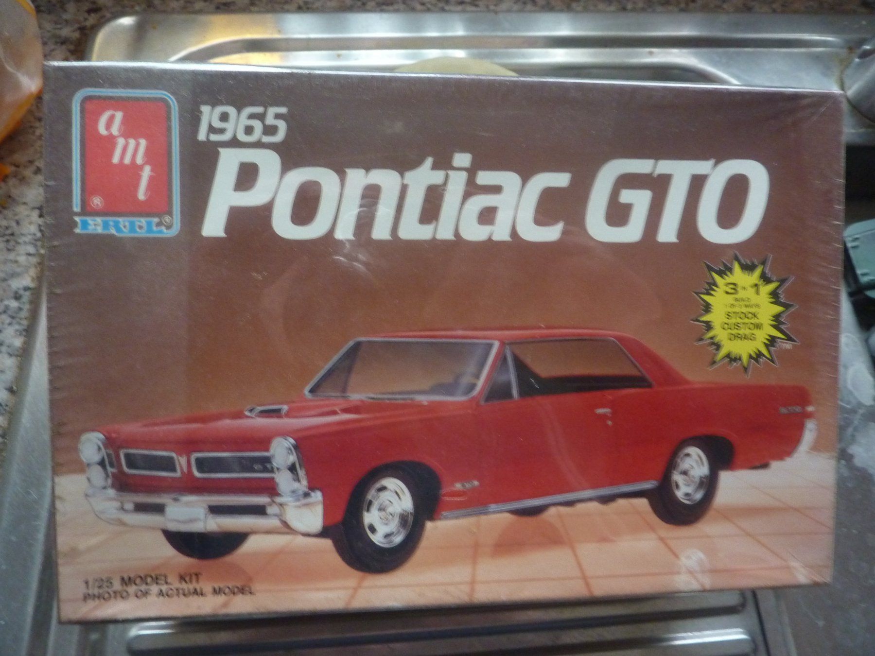 Kit di modellismo & Modellini statici: PONTIAC 1965 – Nuovo e nell'imballaggio originale da Balsthal venduto da bouteliee