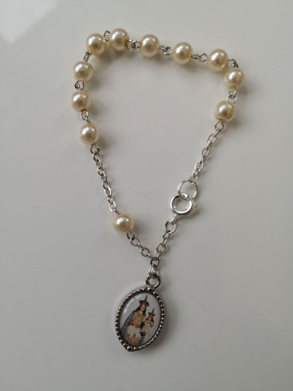 Bracciali & Braccialetti: 🤩PERLEN ARMBAND MIT MADONNA NEU – Nuovo (secondo la descrizione) da Olten venduto da Naja-Twins-Twins