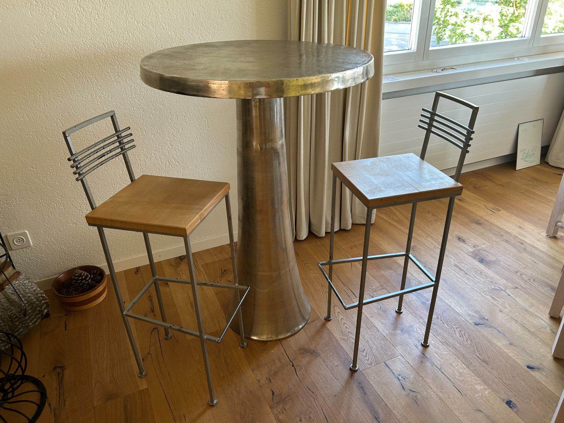 Tables: Runder Tisch mit Stuhl – D'occasion à Gersau par beatgraf 1
