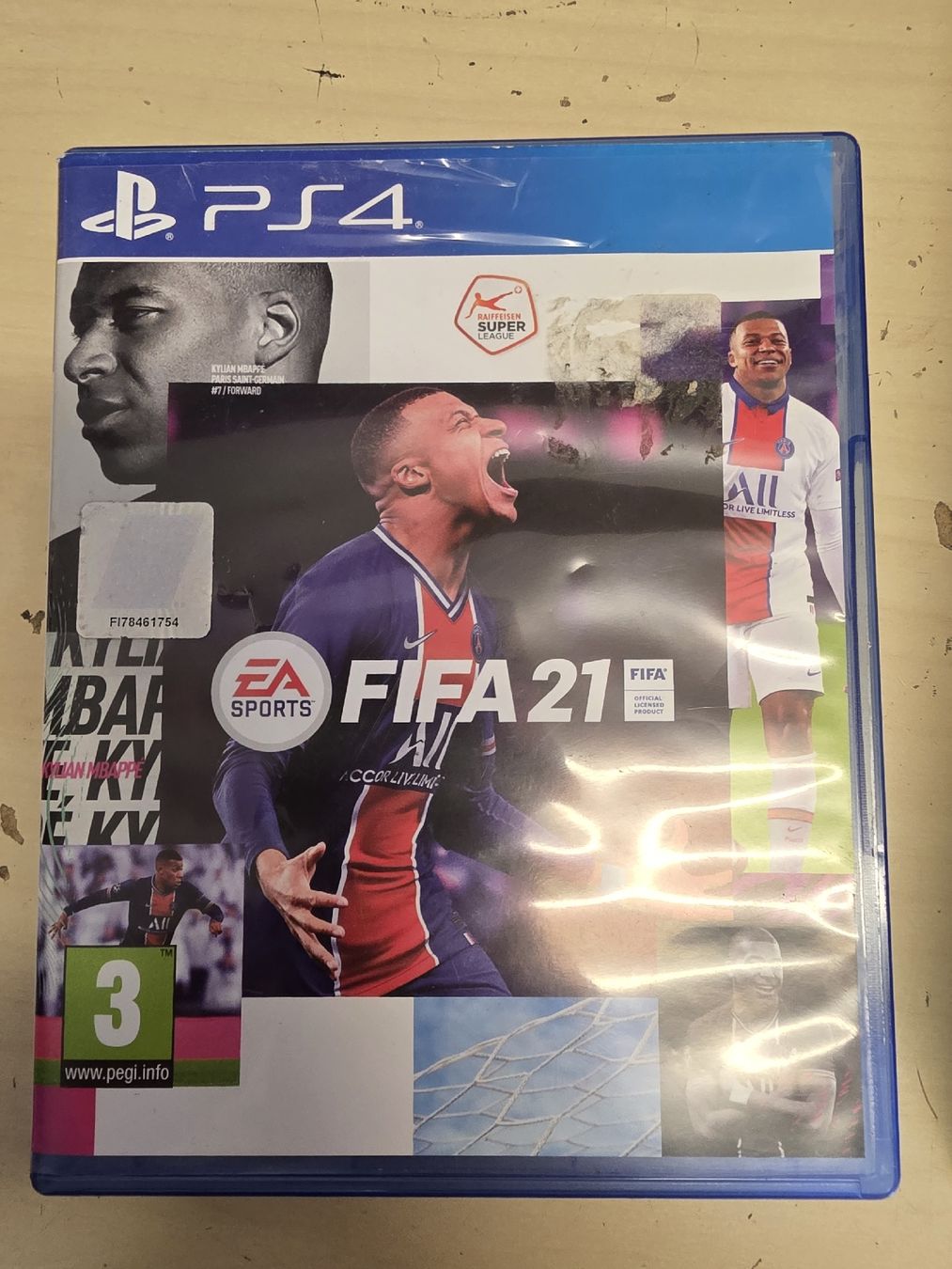 Sony Console: Playstation 4 avec Fifa 21 – Usato da Courroux venduto da Davy642 1