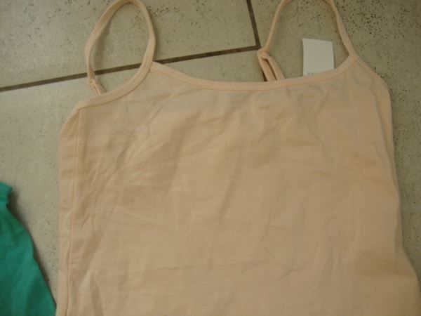 Top: 2 TOPS GR.XS **NEU** – Nuovo (secondo la descrizione) da Rotkreuz venduto da Samballi 2