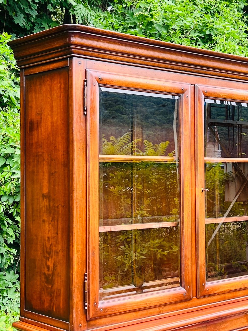 Vetrine: Biedermeier Vitrine Stilmöbel Schrank SELVA Nussbaum – Usato da Gemünden venduto da GEUENWALD 6
