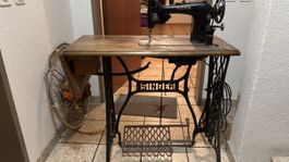 Nähmaschine Singer mit gusseisernem Gestell, gebraucht