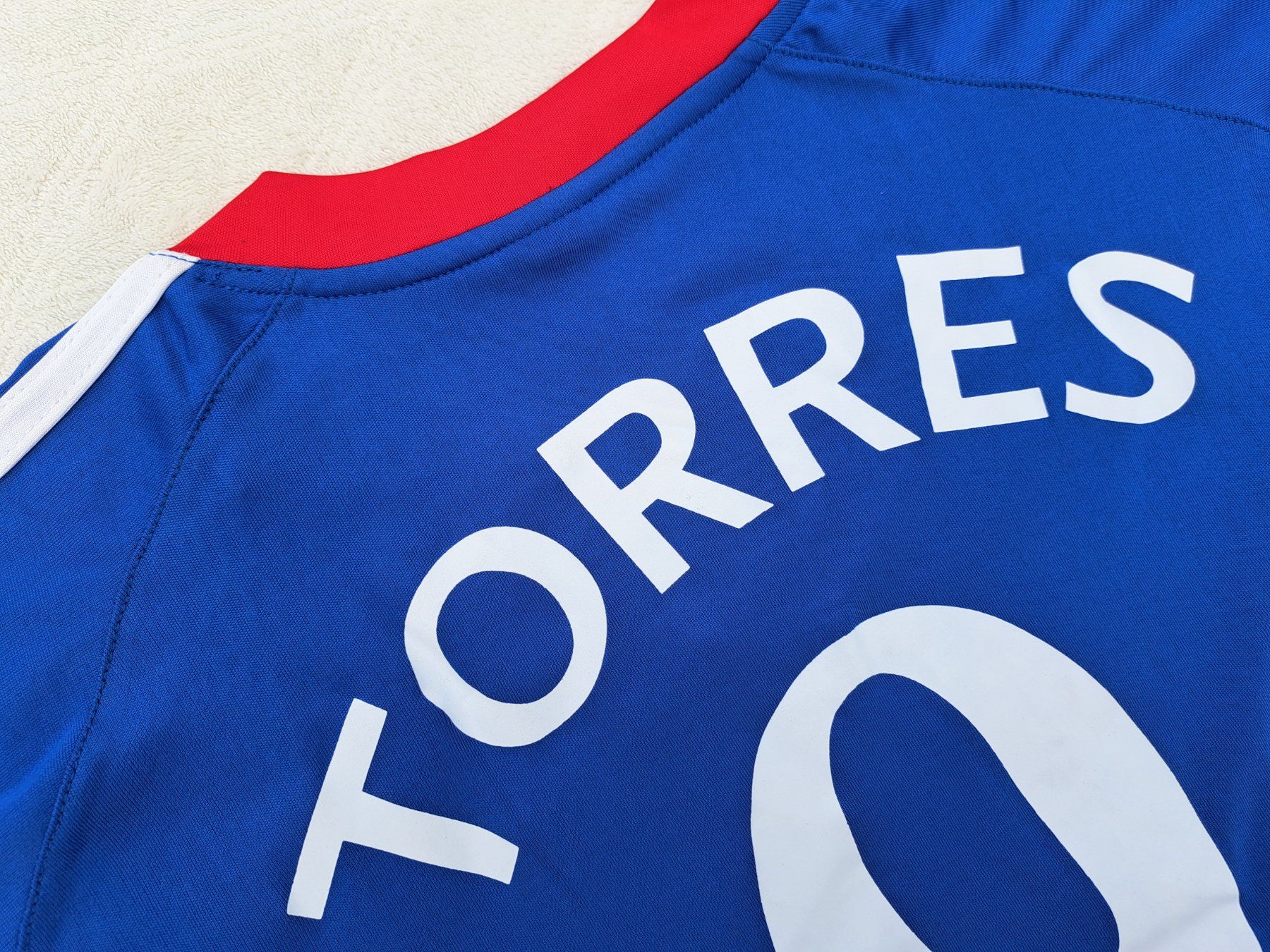 Scarpe, pantaloni & magliette da ginnastica: Fussball Trikot Torres 9 Gr. 176 – Nuovo (secondo la descrizione) da Gysenstein venduto da joshuas81 3