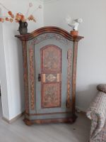 Bauernschrank von 1832