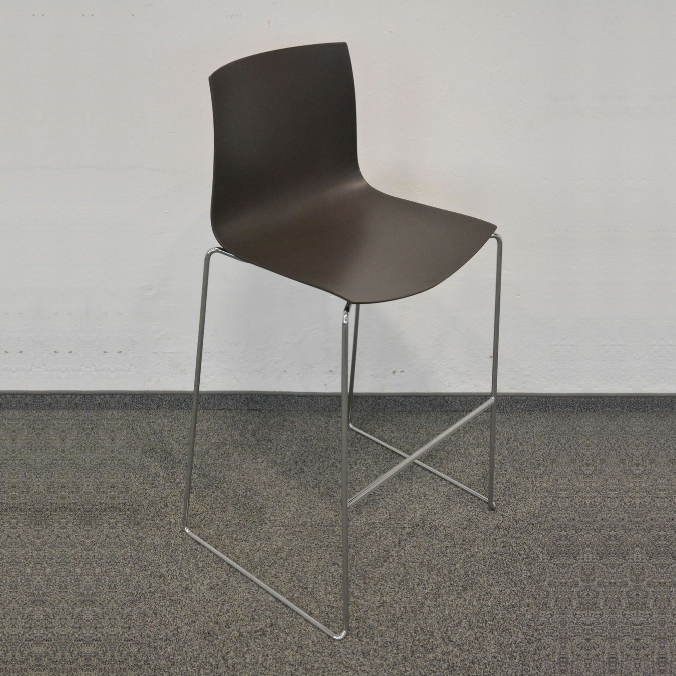 Arper Sgabelli: Arper Catifa 46 Barhocker – Usato da Schönenwerd venduto da mcofficeshop 1