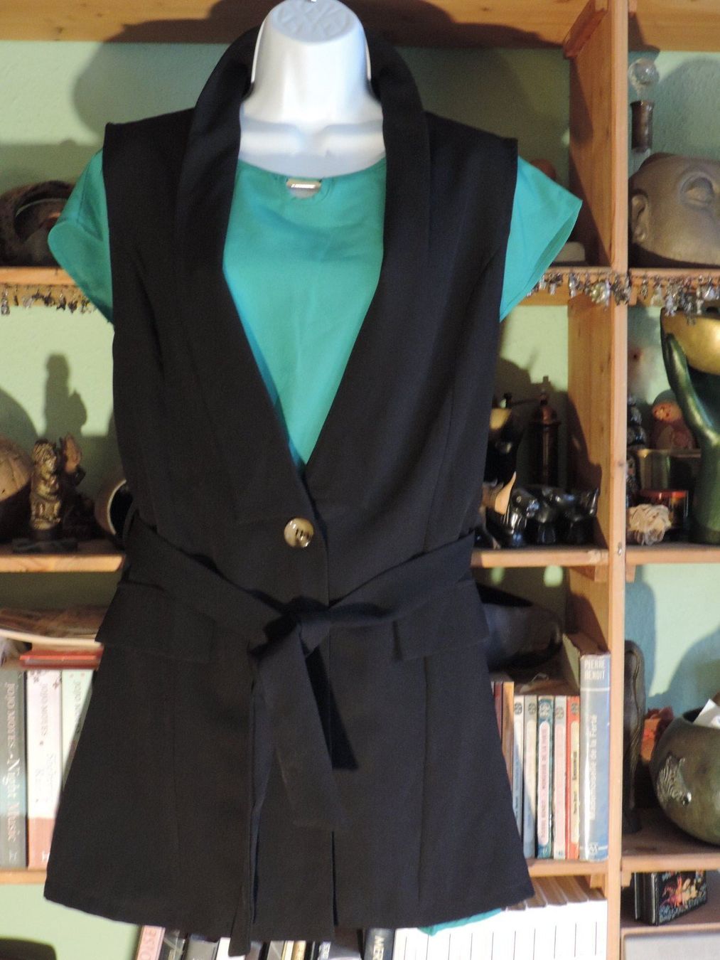 Lotti di vestiti: ensemble haut gilet noir – Usato da Genève venduto da Axelle333 3