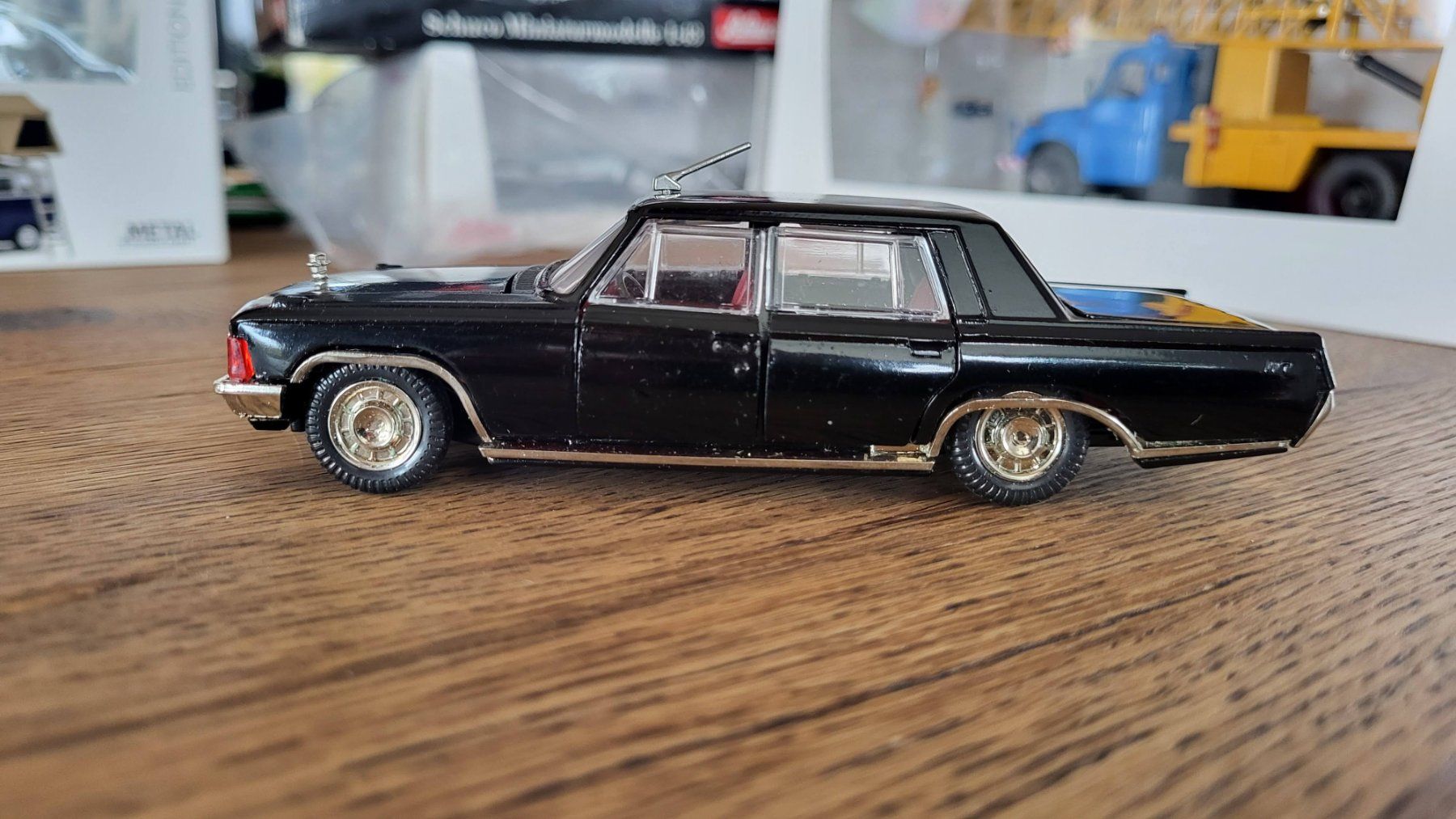 Modellini d'auto: ZIL-117, made in USSR 1:43 – Usato da Rothrist venduto da Juana5 4