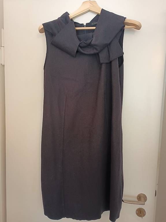 Cos Vestiti: Asymmetrisches Kleid von Cos mit Wolle – Usato da Zürich venduto da Melianea