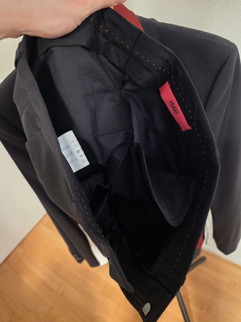 Hugo Boss Costumes: HUGO BOSS Anzug schwarz – D'occasion à Zofingen par Zappelphillipp 3