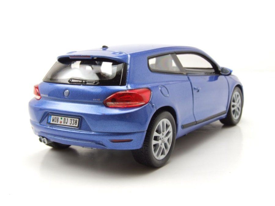 Volkswagen Modellini d'auto: VW Scirocco III Coupé Phase I 2008-2014 blau met.       1:24 – Nuovo e nell'imballaggio originale da Gerlafingen venduto da espero88 1