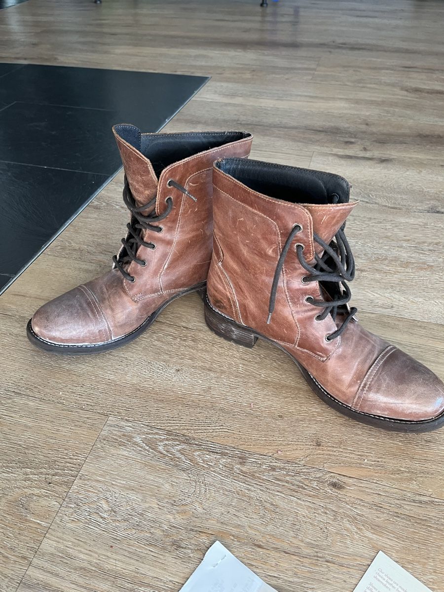 Scarpe da donna: Stivaletti da donna Gr.40 – Usato da Giubiasco venduto da sc-77 2