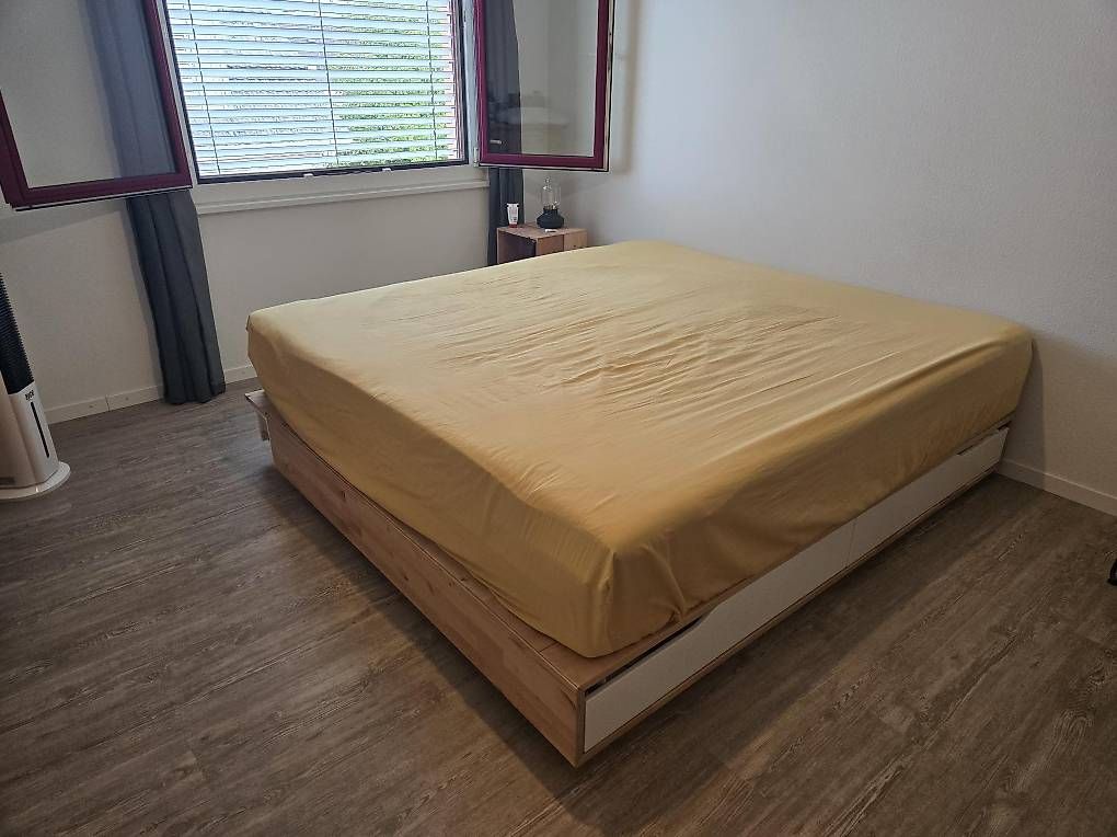 Ikea Letti: Bett Ikea Mandal, 160-180cm – Usato da Thalwil venduto da mon_rx28