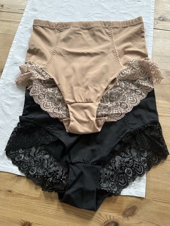 Damen Slips von Love und Bra Grösse M , neu