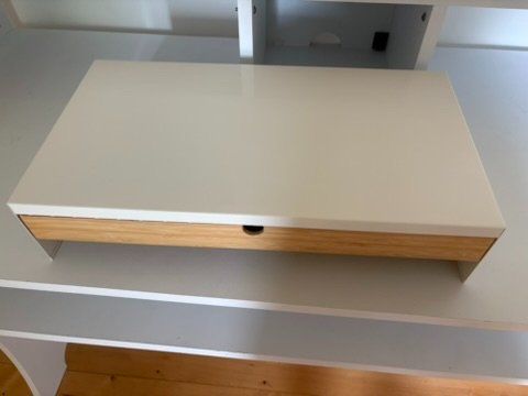 Ikea Bureaux: ELLOVEN Monitorerhöhung mit Schublade, weiss – D'occasion à Uster par eli_fnh2