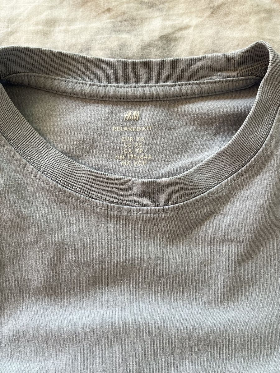 H&M T-Shirts: H&M T-Shirt, hellgrau, Grösse XS, Baumwolle, oversized – Gebraucht aus Zürich von Richard_En_Passant 3