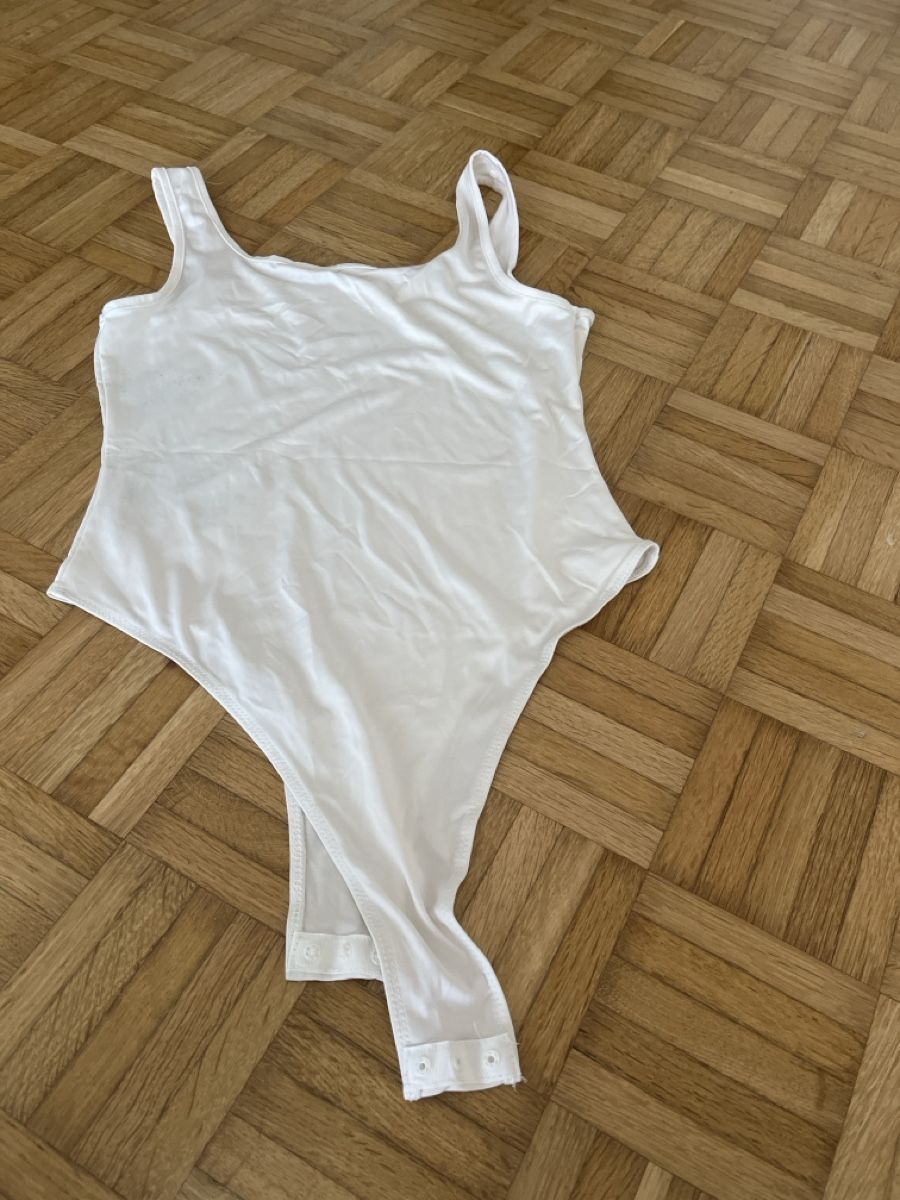 Top: Damen Body weiss – Nuovo (secondo la descrizione) da Grüningen venduto da liliane.tebane 1