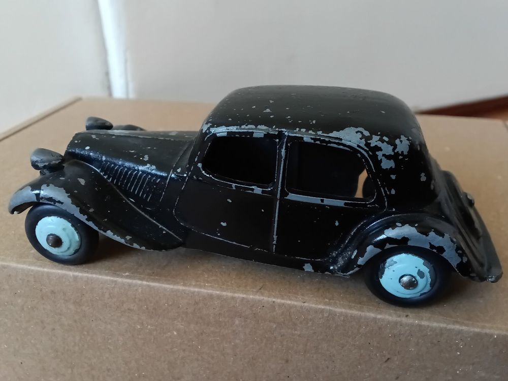 ② Dinky Atlas _ Citroën Traction AV. 11 BL - ref. 24N. - Modelauto's | 1:43