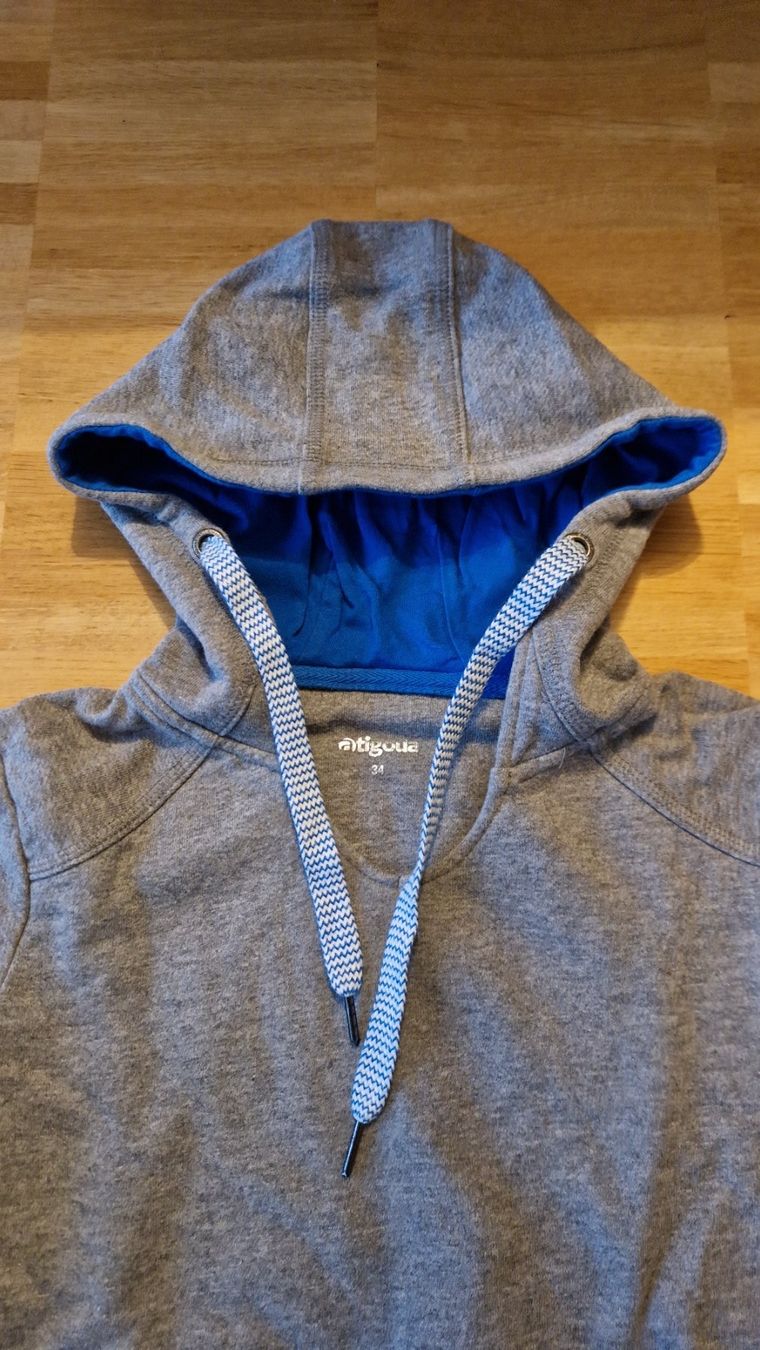 Maglioni & Felpe: Kaputzenpullover Gr.34 – Usato da Riehen venduto da Aconitum 1