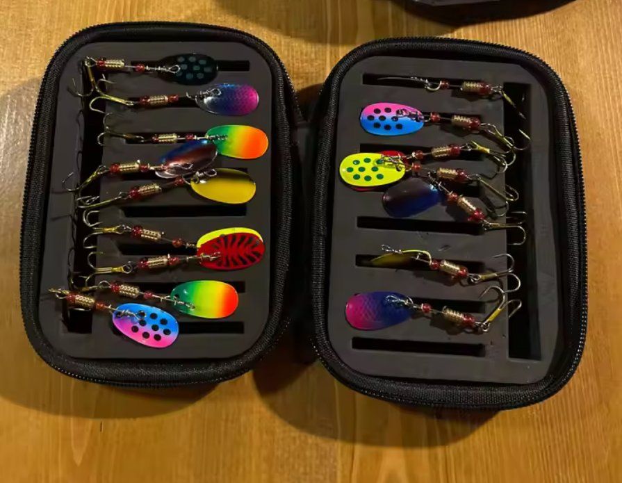 Esche: 2x Schachtel mit Ködern Spinner crankbaits Wobbler – Nuovo e nell'imballaggio originale da Bremblens venduto da SHOPSPORT