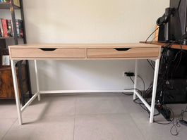 Schreibtisch mit 2 Schubladen
