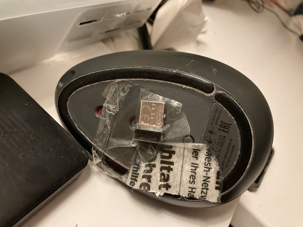 Logitech Mouse: Logitech vertikale Maus – Usato da Flawil venduto da rcnkr 3