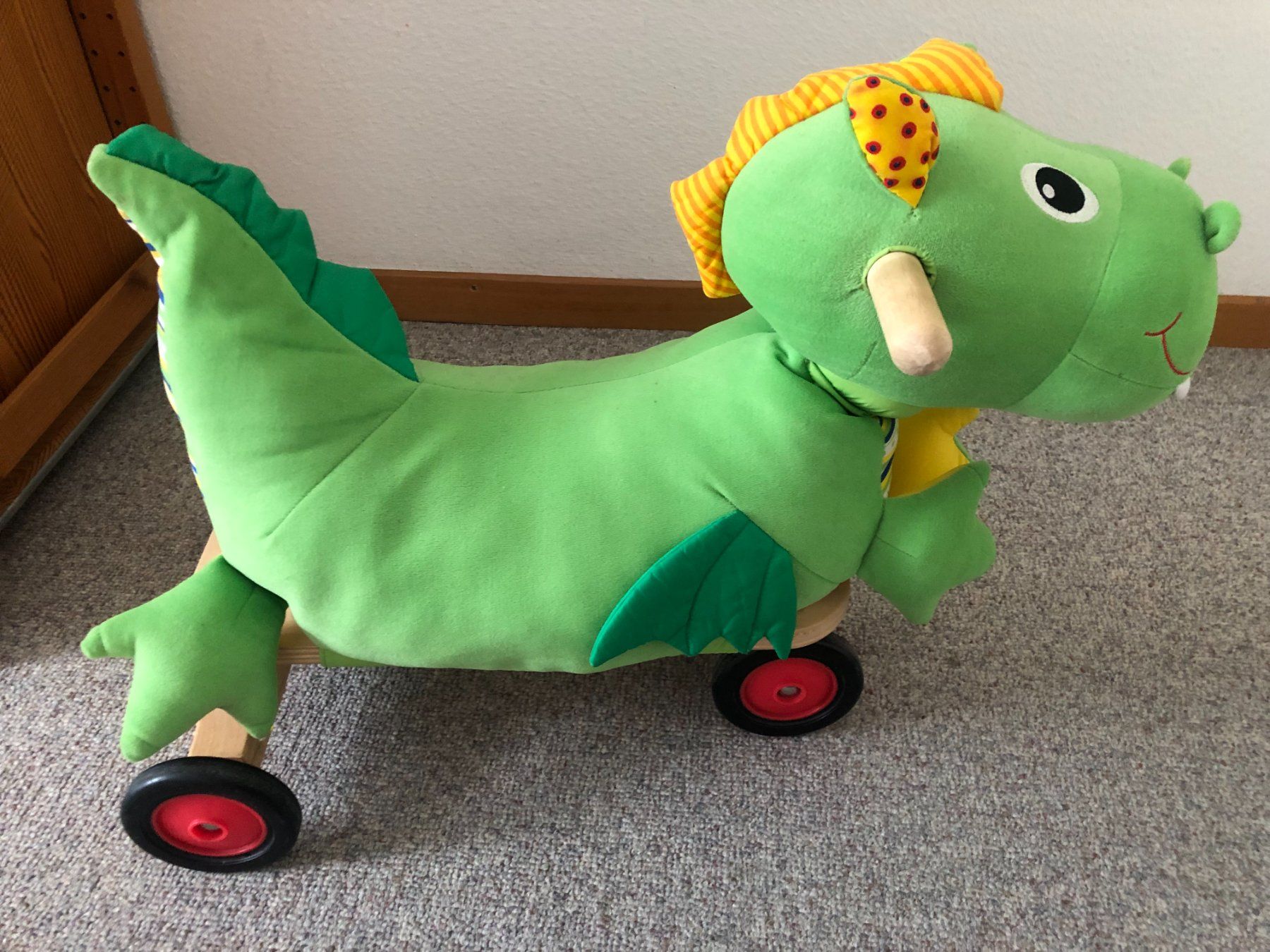 Veicoli per bambini: Rutsche Stoff Drache auf – Usato da Bassersdorf venduto da sammelfloh 2