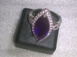 RING MODESCHMUCK,,,MIT LELA KRISTALL,,,GLANZIG