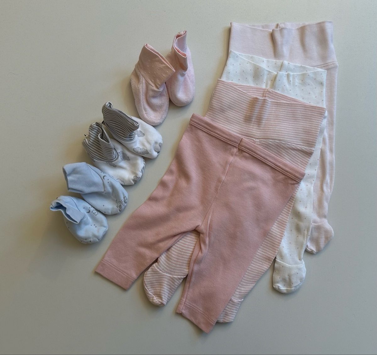 Lotti & Set di vestiti: Neugeborene Set Gr. 50-56, Top Zustand – Usato da Zürich venduto da Lena.17 3
