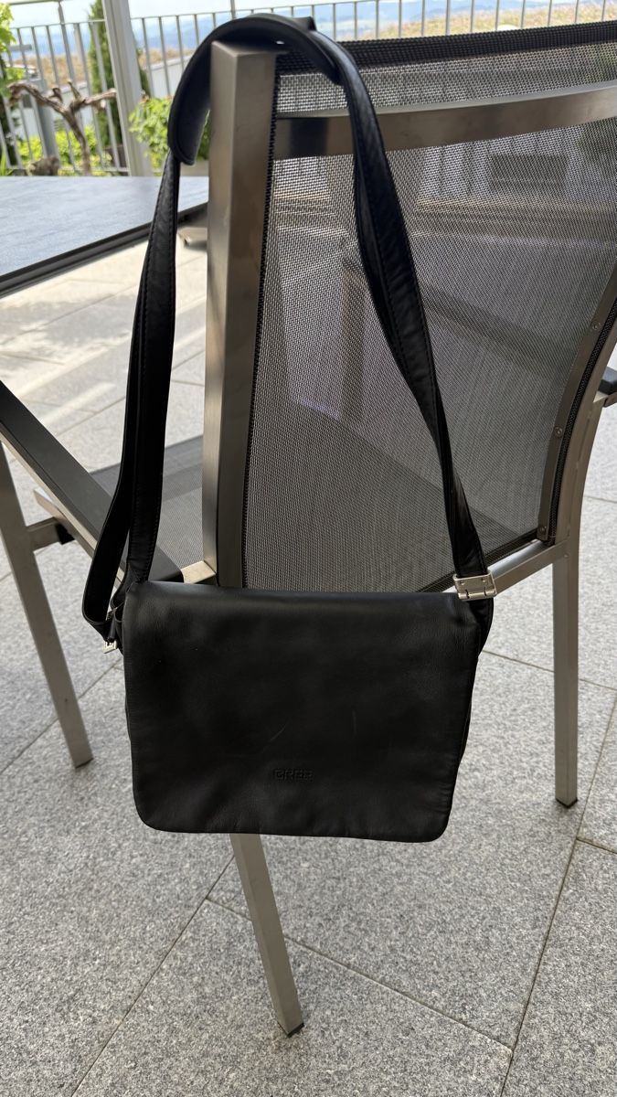 Bree Borse da donna: Dunkelblaue Crossbodytasche von Bree – Usato da Oberrohrdorf venduto da Happyday05