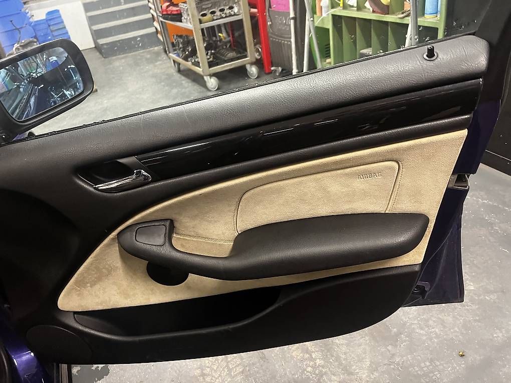 BMW Tutti pezzi di ricambio auto: Alcantara Ausstattung für bmw e46 – Usato da Zeihen venduto da bir_jf7f 1