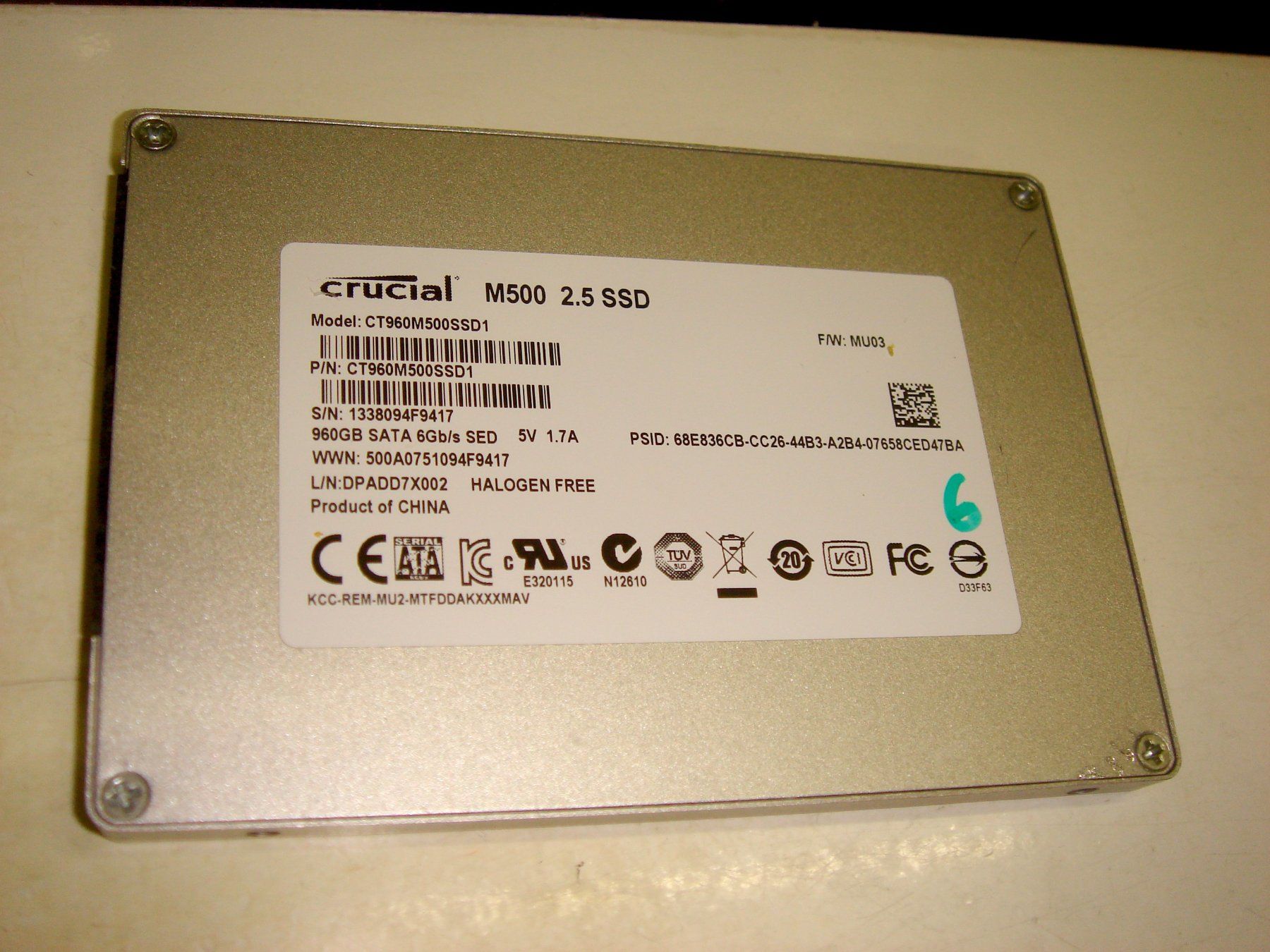 Crucial Dischi rigidi: 960gb ssd. Crucial. Details siehe Bildern. – Usato da St. Gallen venduto da pc-sg