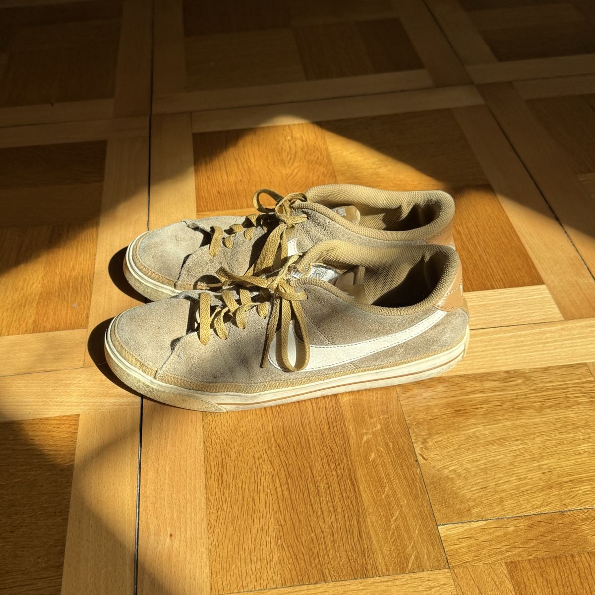 Nike Scarpe da uomo: Nike Blazer Low Suede Sneakers – Usato da solothurn venduto da mil_ja.t 2