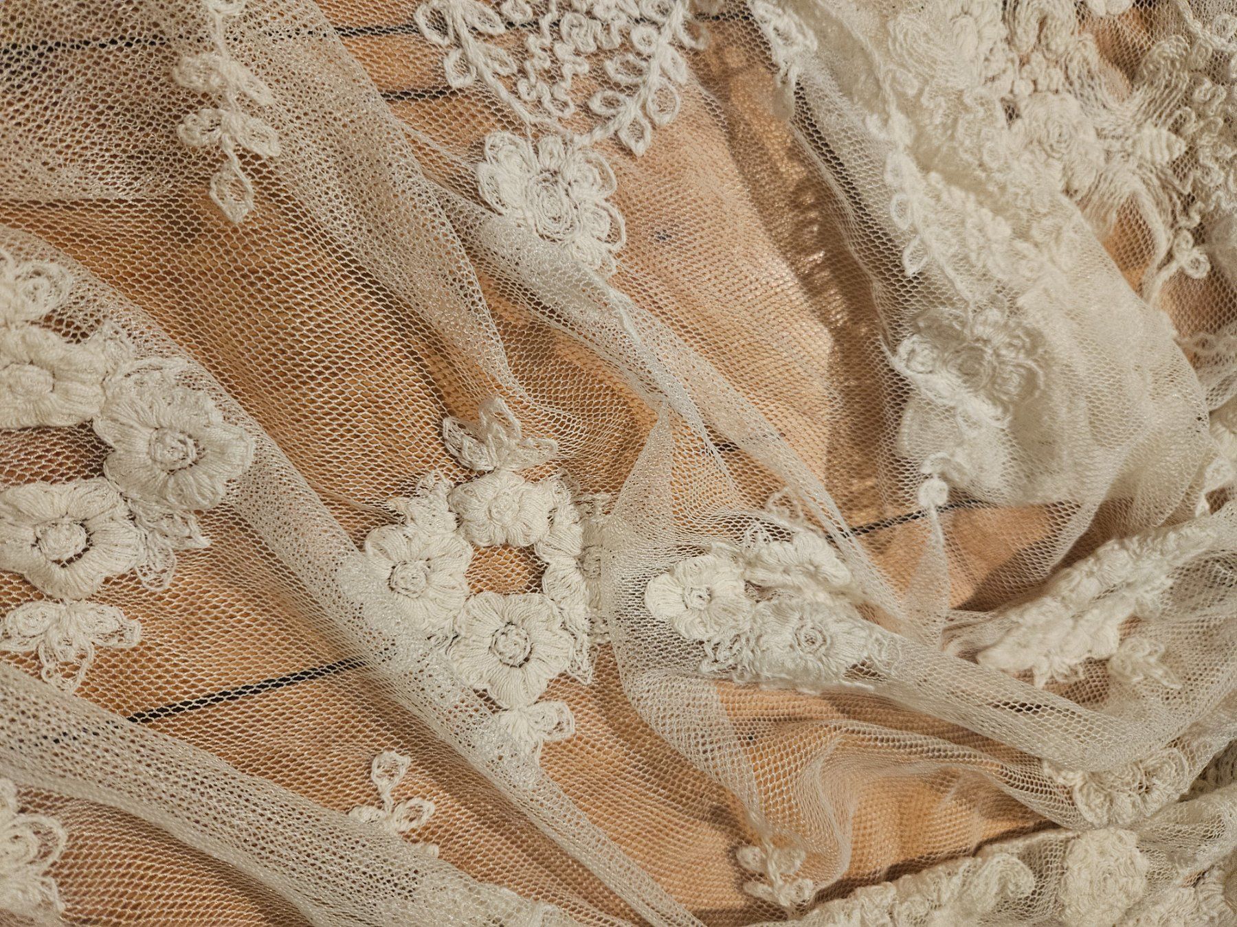 Foulard & Sciarpe: Wunderschöner Schal, romantisch, Landhausstil, festlich – Usato da Rifferswil venduto da fle_5nqr 2