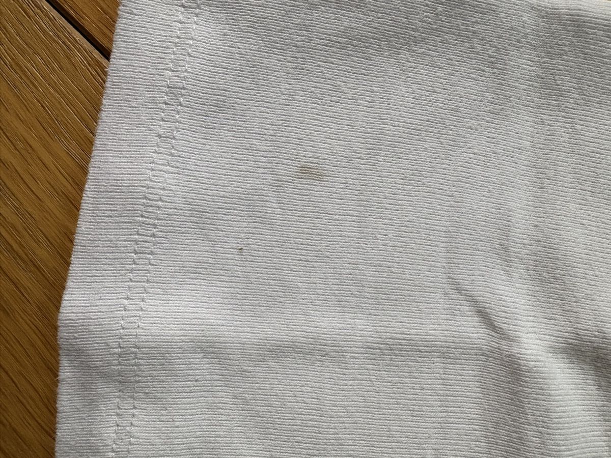 Brandy Melville Top: Top blanc et violet, crop top – Usato da Vésenaz venduto da gau_v6pf 1