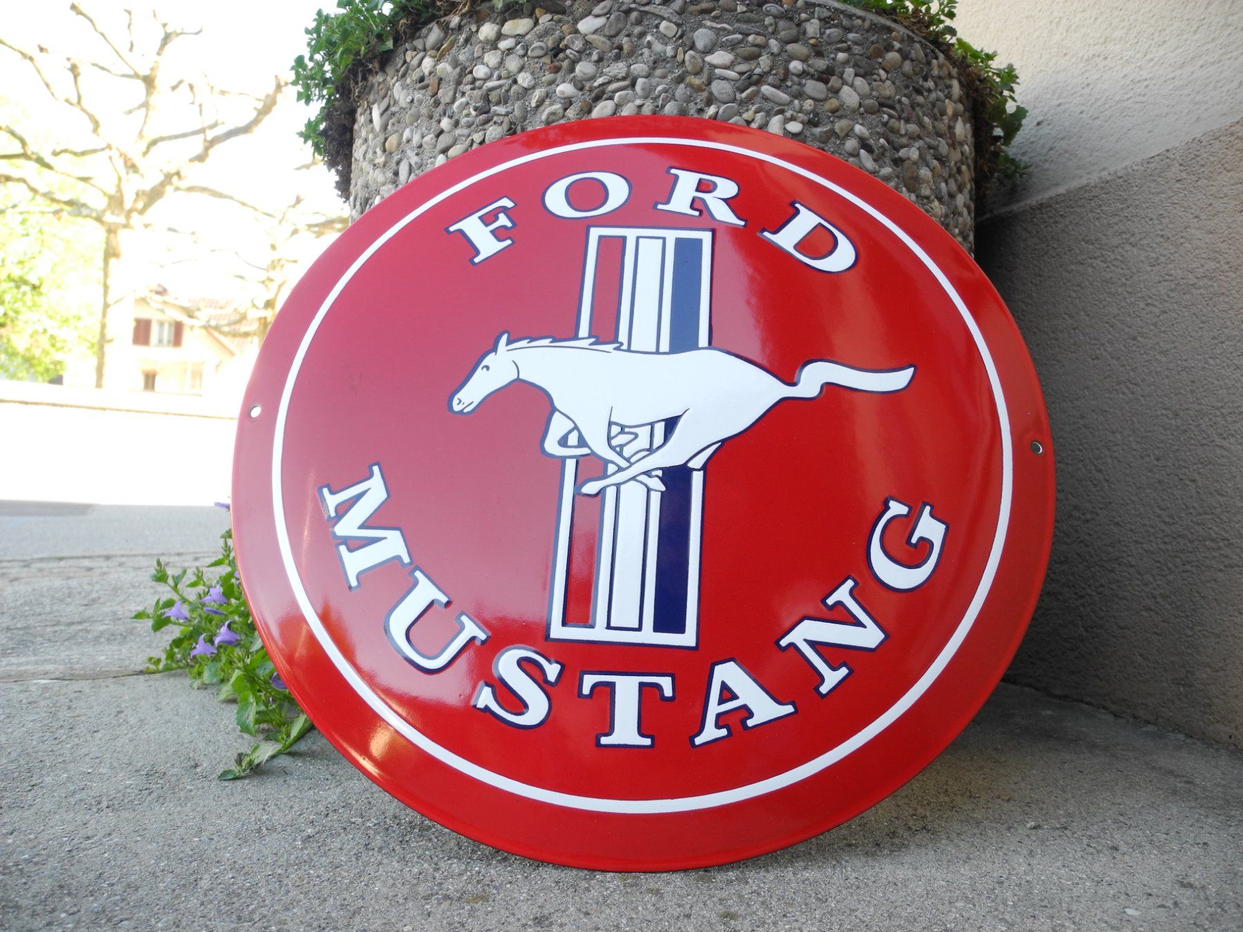 Ford Insegne: GROSSES MUSTANG EMAILSCHILD – Usato da Reinach AG venduto da Huckleberrysix