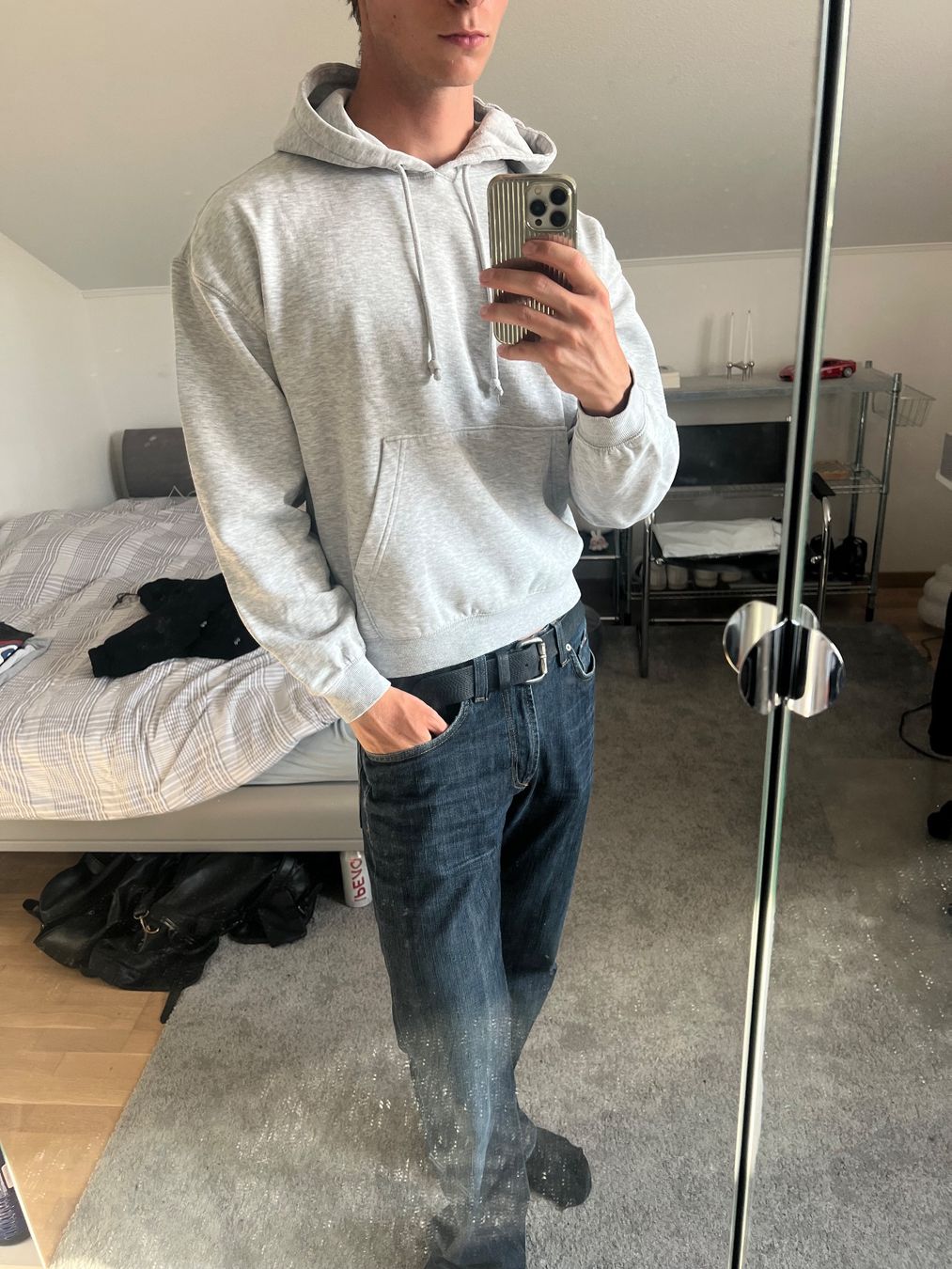 Maglioni & Felpe: Weekday Basic Hoodie – Usato da Niederlenz venduto da Nicolas37 1