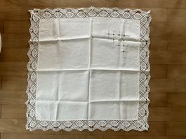 Vintage Deckchen mit Spitze, monogrammiert - Rarität!