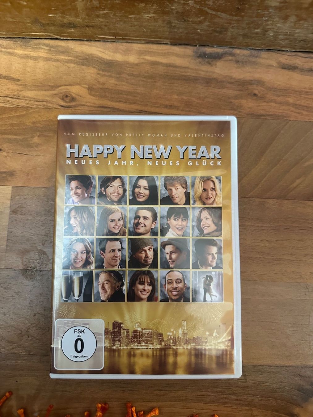 Alle DVDs: Happy New Year – Gebraucht aus Schaan von Hermine2018