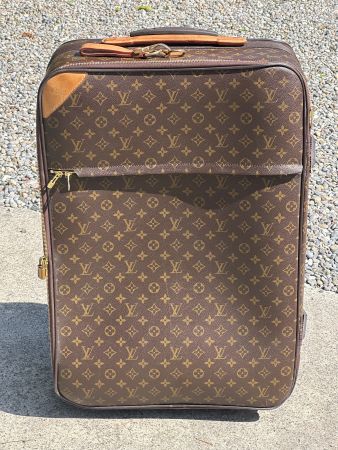 Louis Vuitton Pégase Rollkoffer – Monogram Canvas –