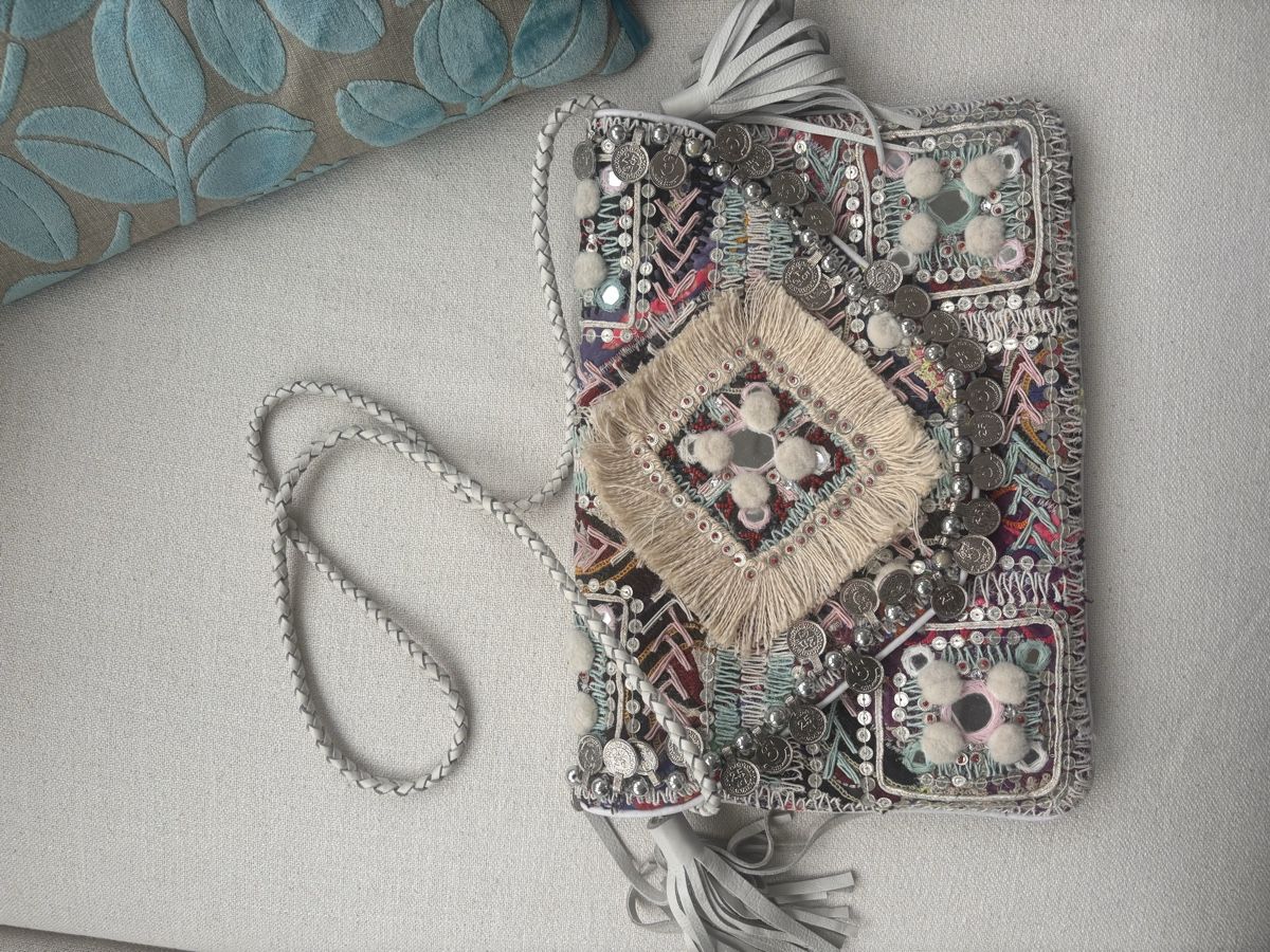 Borse da donna: Clutch/Umhängetasche mit Fransen – Usato da Zollikon venduto da lar_572k 1