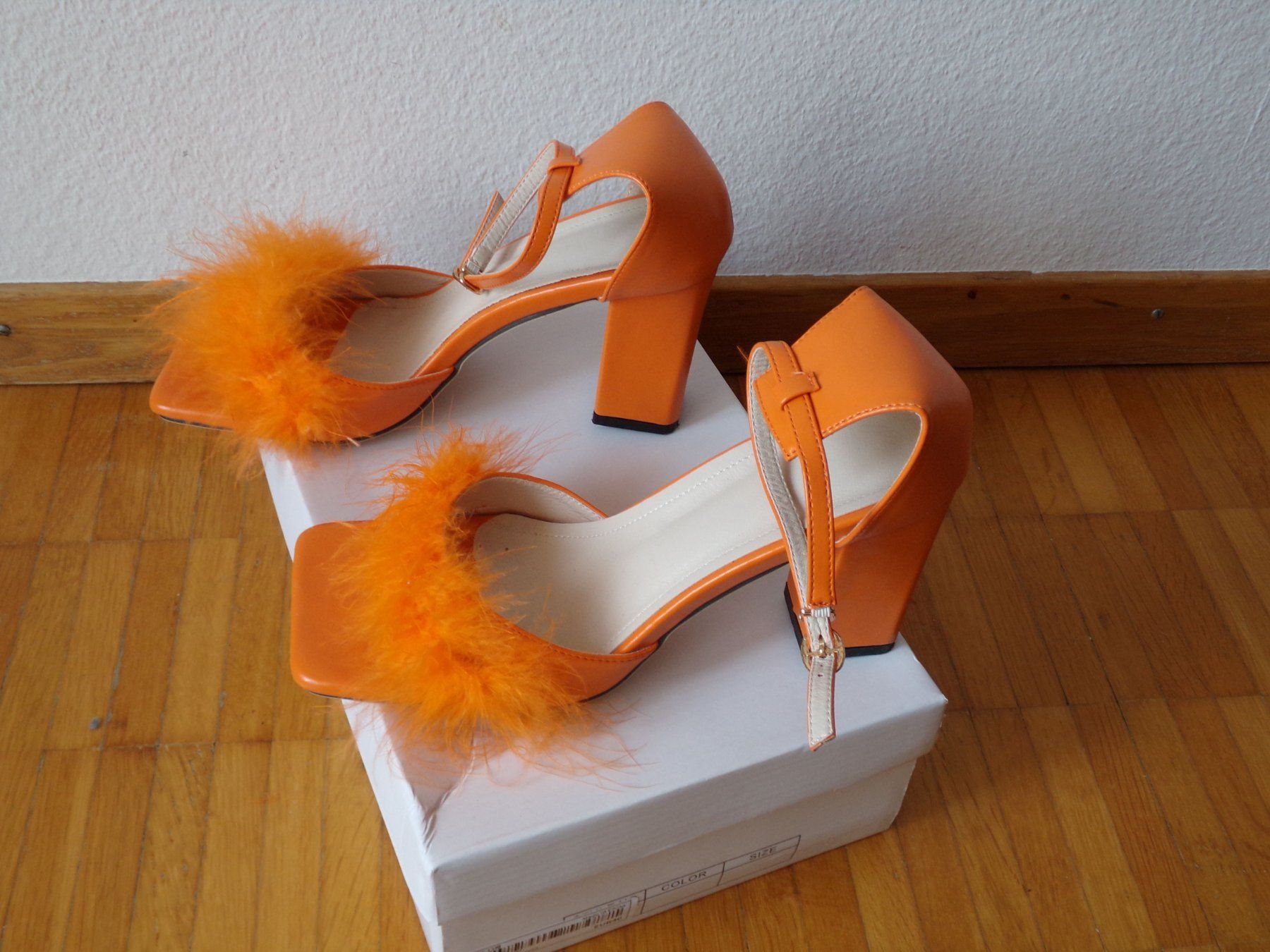 Scarpe da donna: Damen Schuhe Pumps orange Gr. 40 – Usato da Winterthur venduto da Jessi_di 4