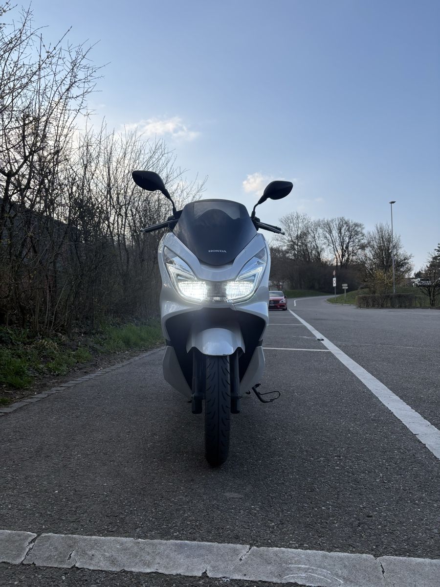 Honda Scooters: Honda PCX 125ccm – Gebraucht aus Zürich von the_tht5