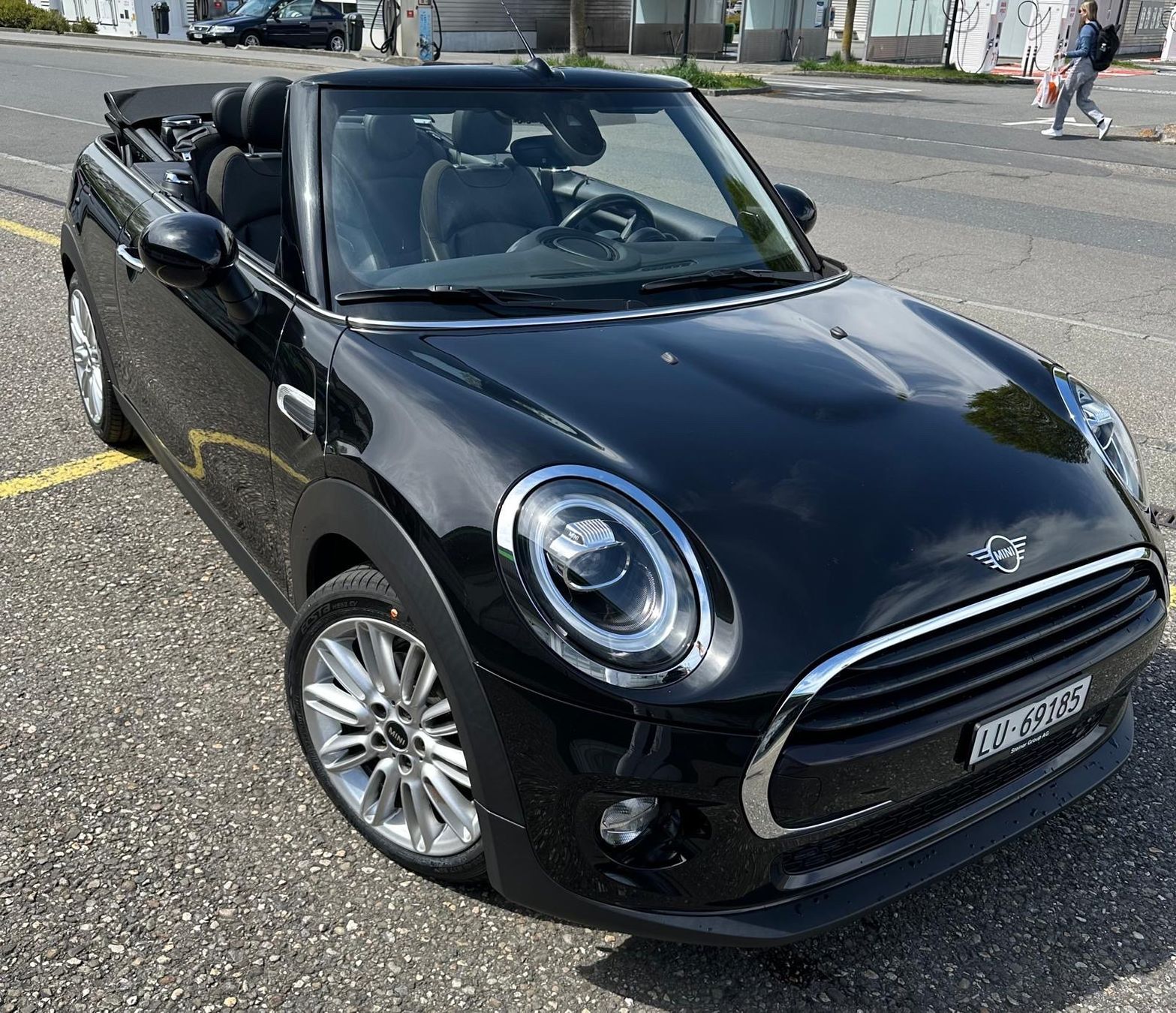 Mini Autos: MINI CABRIOLET BLACK – Gebraucht aus Luzern von Fairtrader66