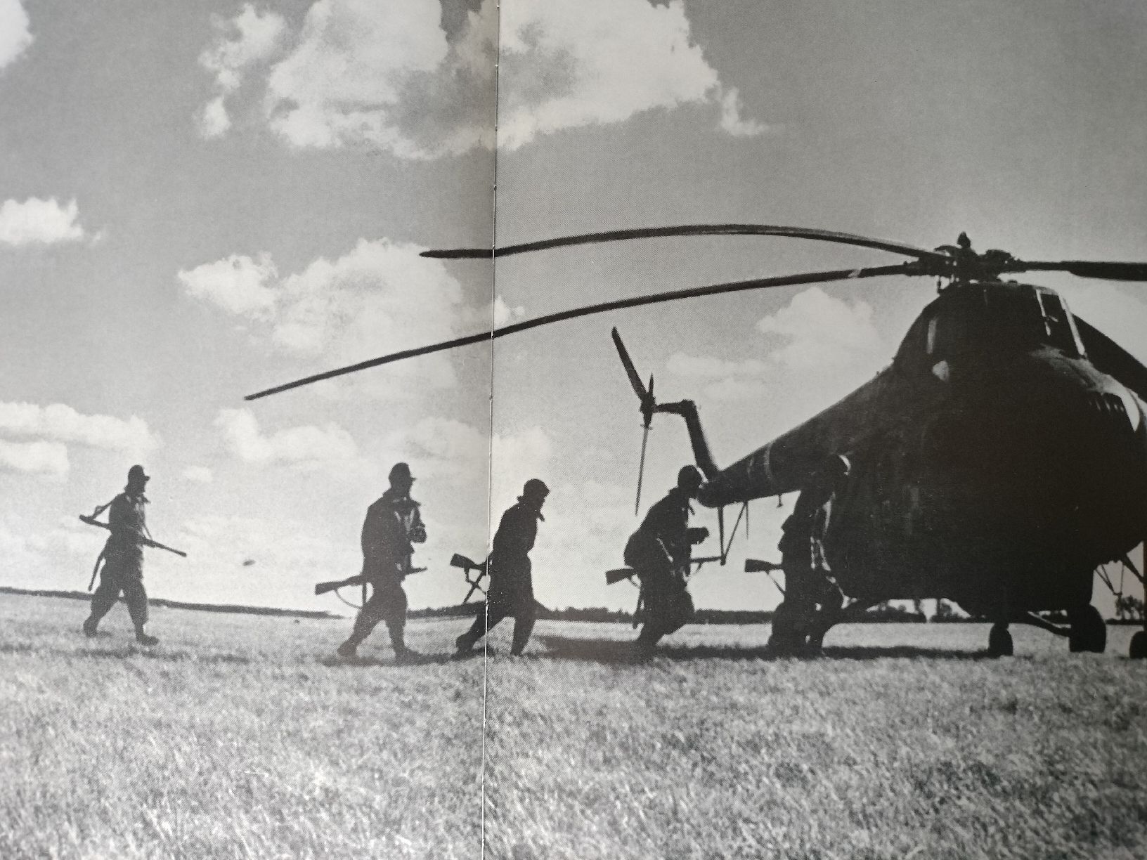 Libri: Schweizer Armee Militär Buch von 1964 – Usato da Schwanden Sigrisw venduto da Wibe81 9