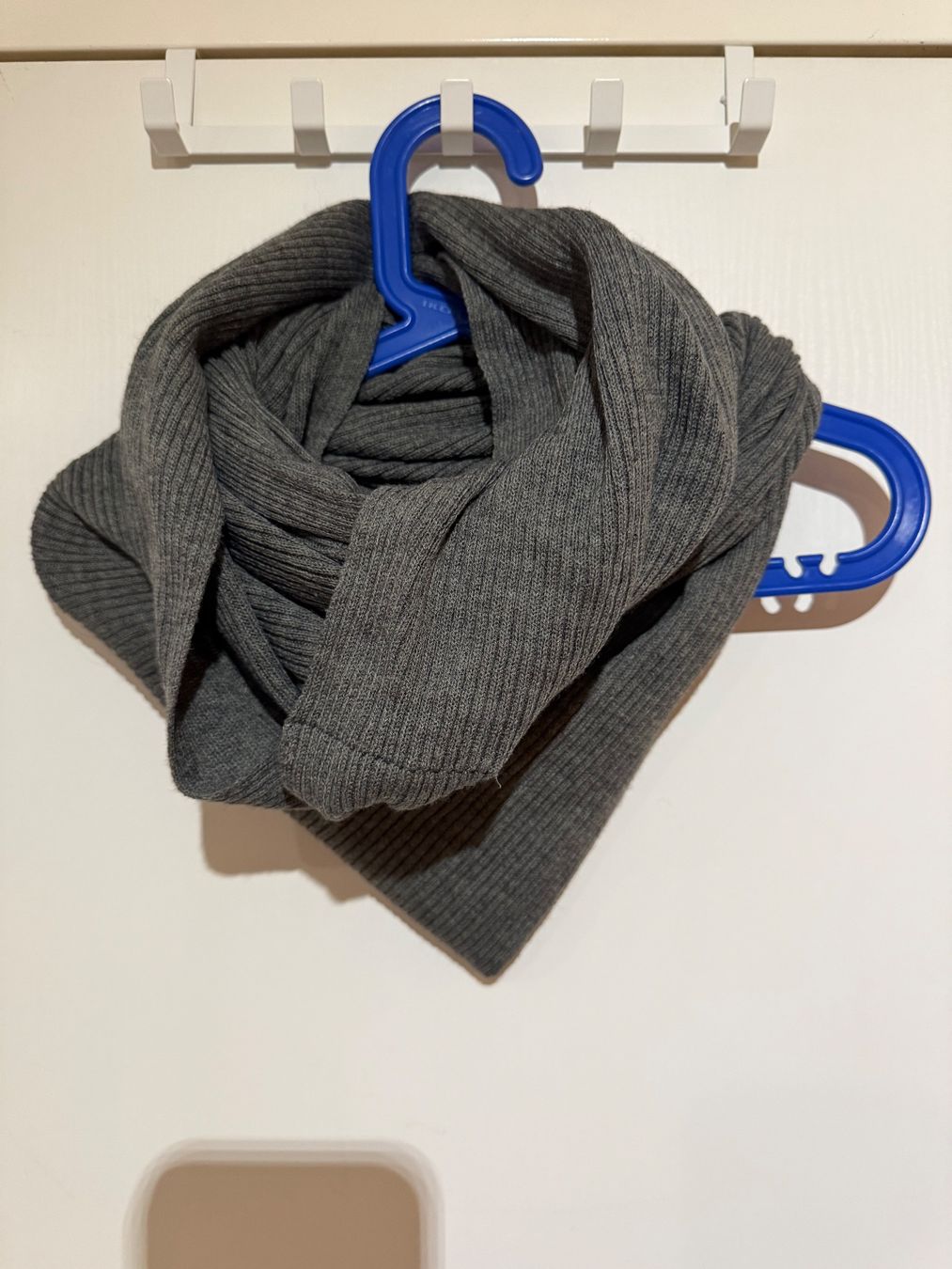 H&M Foulard & Sciarpe: H&M Ringschal – Usato da Birmensdorf ZH venduto da T_Richard 4