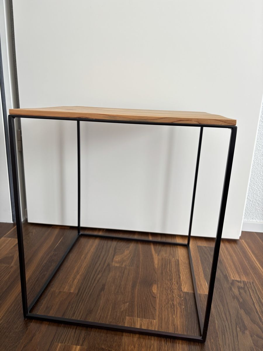 Tables: Beistelltisch Slim Irony mit Holzabdeckung – D'occasion à Zürich par FedeSara 1