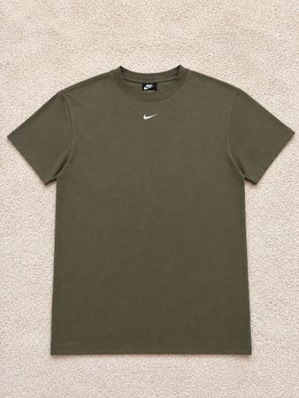 T-shirt Nike vert olive taille M en bon état général